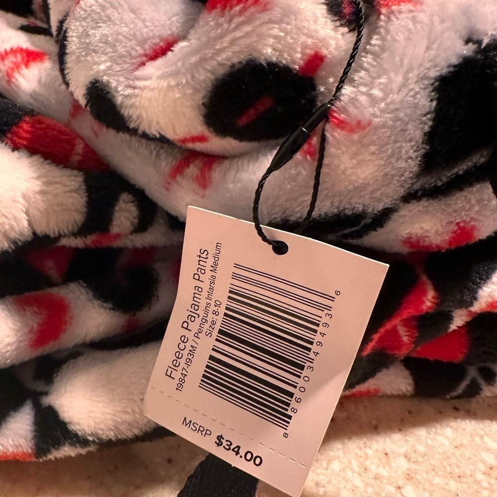 Vera Bradley Playful Penguins Red
& Gray Cozy Pants, Mini Hipster & Lug Tag Set - Picture 11 of 15